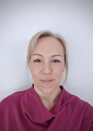 Sarah Hewitt Headshot